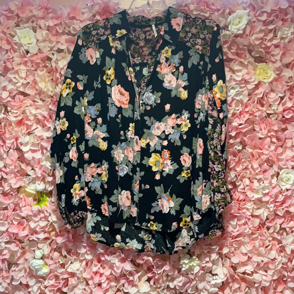 FREE PEOPLE BUTTON UP BLOUSE